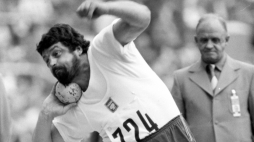 Władysław Komar na igrzyskach olimpijskich w Monachium, fot. PAP/Stanisław Dąbrowiecki