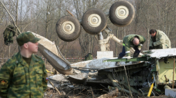 Fragment wraku samolotu Tu-154, który wiózł polską delegację. EPA/Sergei Chirikov