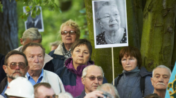 Ponowny (po ekshumacji) pogrzeb Anny Walentynowicz, która zginęła w katastrofie smoleńskiej, fot. PAP/Adam Warżawa