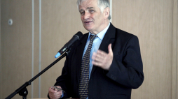 Prof. Adam Czesław Dobroński. Fot. PAP/Artur Reszko