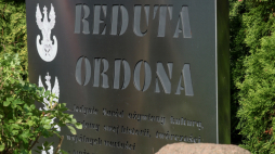 Obelisk upamiętniający Redutę Ordona, fot. PAP/Tomasz Gzell