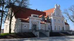 Odremontowany dworzec w Sierpcu od ulicy. Fot. sierpc.pl