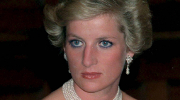 Brytyjska księżna Diana w budynku parlamentu w Budapeszcie na Węgrzech, 7 maja 1990 roku. PAP/ EPA/Lajos Soos