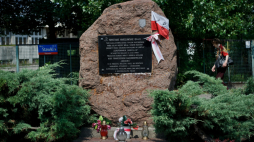 Obelisk na rogu ulic Dzikiej i Stawki poświęcony dowódcy powstańczemu batalionu "Miotła" i jego żołnierzom. Fot. PAP/Wojciech Pacewicz