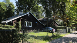 Osiedle domków fińskich Jazdów na tyłach Parku Ujazdowskiego w Warszawie. Fot. PAP/Tomasz Gzell