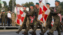 Próba defilady wojskowej w ramach przygotowań do obchodów Święta Wojska Polskiego na warszawskiej Wisłostradzie. Fot. PAP/Paweł Supernak