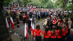 Uroczystości w 79. rocznicę śmierci Danuty Siedzikówny „Inki” i Feliksa Selmanowicza „Zagończyka” przy ich grobach na Cmentarzu Garnizonowym w Gdańsku. Fot. PAP/Marcin Gadomski
