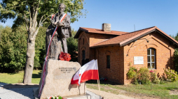 Pomnik Reymonta w Lipcach. Fot. lodzkie.pl
