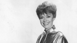 June Lockhart, serial "Zagubieni w kosmosie" (1965). Fot. Wikimedia Commons