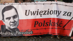 Akcja solidarnościowa z więzionym przez reżim Łukaszenki dziennikarzem i działaczem Związku Polaków na Białorusi Andrzejem Poczobutem. Fot. PAP/Artur Reszko