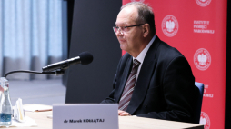 Dr Marek Kołłątaj podczas publicznego wysłuchania kandydatów na prezesa IPN w Centralnym Przystanku Historia im. Prezydenta Lecha Kaczyńskiego w Warszawie. Fot. PAP/Albert Zawada