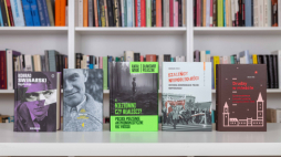 Książki nominowane do Nagrody Historycznej m.st. Warszawy im. Kazimierza Moczarskiego. Fot. Maks Januszewicz/DSH