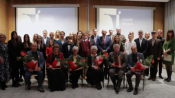 Laureaci i uczestnicy kieleckiej gali XIV edycji nagrody „Świadek Historii”. Fot. IPN Kielce/Dariusz Skrzyniarz
