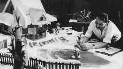 Studio Filmowe Se-Ma-For. Realizacja filmu "Miś Uszatek". Nz. animator Zdzisław Mikołajczyk, Łódź, 1976 r.  PAP/Andrzej Zbraniecki