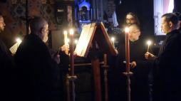 Misterium oparte na tekstach zaczerpniętych ze średniowiecznego Pontyfikału Płockiego, najstarszej tego typu księgi zachowanej w Polsce, wystawione w katedrze na Wzgórzu Tumskim w Płocku 22 bm., z udziałem aktorów miejscowego Teatru Dramatycznego i Scholi Gregoriana Silesiensis, 2019 r.  Fot. PAP/Piotr Augustyniak