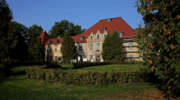 Pałac rodu Lehndorff w Sztynorcie, 2020 r. Fot. PAP/Tomasz Waszczuk