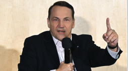 Wicepremier, minister spraw zagranicznych Radosław Sikorski, fot. PAP/Radek Pietruszka