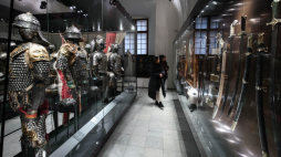 Wawelska zbrojownia po remoncie i w nowej aranżacji. Fot. PAP/Łukasz Gągulski 