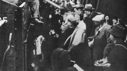 Deportacja do obozu zagłady Kulmhof./Źródło: en.wikipedia