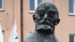 Pomnik Ludwika Zamenhofa w Białymstoku. Fot. PAP/Artur Reszko