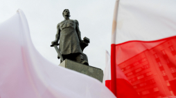 Uroczystość odsłonięcia po renowacji Pomnika Powstańca Śląskiego na placu Powstańców Śląskich w Chorzowie. Fot. PAP/Art Service