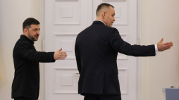 Prezydent RP Karol Nawrocki i prezydent Ukrainy Wołodymyr Zełenski w Pałacu Prezydenckim w Warszawie. Fot. PAP/Paweł Supernak