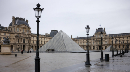 Muzeum W Luwrze. Fot. PAP/EPA/Yoan Valat