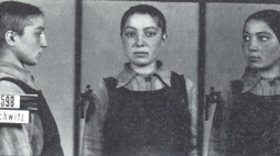 Jedno z zachowanych zdjęć z obozu romskiego. (Archiwum Państwowego Muzeum Auschwitz-Birkenau)