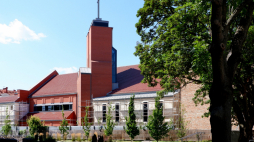 Sanktuarium Miłosierdzia Bożego w Płocku - stan na sierpień 2020 r. Fot. This photo was taken by Przemysław JahrAutorem zdjęcia jest Przemysław JahrWykorzystując zdjęcie proszę podać jako autora:Przemysław Jahr / Wikimedia Commons, CC BY-SA 3.0 <https://creativecommons.org/licenses/by-sa/3.0>, via Wikimedia Commons