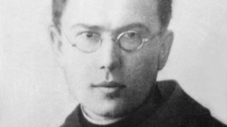 Maksymilian Maria Kolbe, właśc. Rajmund Kolbe (ur. 8 stycznia 1894 w Zduńskiej Woli, zm. 14 sierpnia 1941 w obozie koncentracyjnym Auschwitz) – polski franciszkanin konwentualny, święty Kościoła katolickiego. Fot. PAP/CAF-reprodukcja