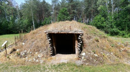 "Krzemionkowski region pradziejowego górnictwa krzemienia pasiastego" został wpisany na listę światowego dziedzictwa UNESCO. Fot. PAP/Piotr Polak 