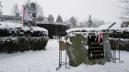 Obelisk w Dębowcu upamiętniający miejsce pierwszego zrzutu cichociemnych. Fot. PAP/Andrzej Grygiel   