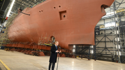 Premier Donald Tusk w Gdyni podczas uroczystości z okazji 100-lecia praw miejskich. Fot. PAP/Andrzej Jackowski