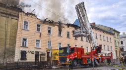 Skutki ataku rosyjskich dronów na Lwów. Fot. PAP/Vitaliy Hrabar