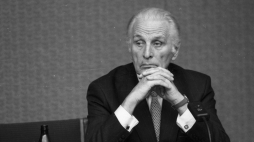 Tadeusz Nowakowski - prozaik, reportażysta, publicysta emigracyjny, wieloletni dziennikarz Rozgłośni Polskiej RWE , " reporter papieski ".  Fot. PAP/Adam Urbanek