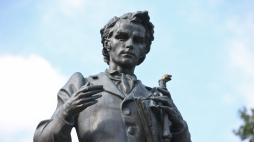 Pomnik Tarasa Hryhorowycza Szewczenki w Warszawie. Fot. PAP/Rafał Guz