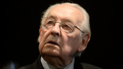 Andrzej Wajda (w 2016 r.). Fot. PAP/Bartłomiej Zborowski