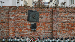 Pomnik granic getta warszawskiego. Fot. PAP/Paweł Supernak