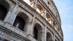 Rzym, Włochy, 20.02.2025. Koloseum. Fot. PAP/Valdemar Doveiko