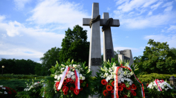 Pomnik Ofiar Czerwca 1956 na Pl. Mickiewicza w Poznaniu. Fot. PAP/Jakub Kaczmarczyk 
