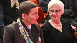 Ministra kultury Marta Cienkowska oraz Danuta Wałęsa podczas inauguracji Roku Andrzeja Wajdy w Krakowie. Fot. PAP/Art Service