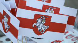 Obchody Dnia Białoruskiej Wolności na Rynku Kościuszki w Białymstoku. Fot. PAP/Artur Reszko