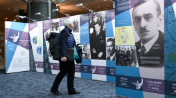 Otwarcie wystawy „Polacy ratujący Żydów podczas II wojny światowej” w siedzibie Parlamentu Europejskiego w Brukseli. Fot. PAP/Wiktor Dąbkowski