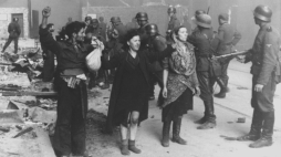 W walkach wzięło udział ok. tysiąca słabo uzbrojonych powstańców. Niemcy przeciwstawili im ponad 2 tys. żołnierzy Wehrmachtu, SS oraz pomocniczych oddziałów ukraińskich, litewskich i łotewskich. /Fot. de.wikipedia