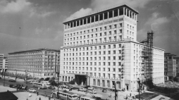 Warszawa 1958 r. - Grand Hotel przy ul. Kruczej. Fot. PAP/CAF/Marian Sokołowski 