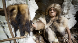 Centrum Neandertalczyka przy Jaskini Raj w Chęcinach koło Kielc. Fot. PAP/Michał Walczak