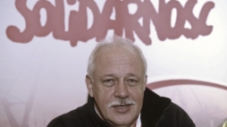 Kazimierz Grajcarek w miasteczku namiotowym zbudowanym przez związkowców przed Sejmem, 2013 r. PAP/Rafał Guz