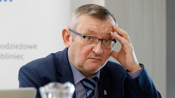 Dr Leon Popek podczas międzynarodowej konferencji naukowej "Pojednanie polsko-ukraińskie: doświadczenia i perspektywy" w Oblackim Centrum Młodzieżowym w miejscowości Kokotek w październiku 2023 r. PAP/Waldemar Deska