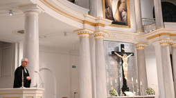 Nabożeństwo w kościele ewangelicko-augsburskim św. Trójcy w Warszawie. Fot. PAP/Radek Pietruszka