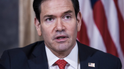 Sekretarz stanu USA Marco Rubio przemawia podczas uroczystości podpisania protokołu ustaleń w sprawie strategicznego partnerstwa USA i UE w zakresie kluczowych minerałów z komisarzem UE ds. handlu i bezpieczeństwa gospodarczego Marosem Sefcoviciem w Departamencie Stanu w Waszyngtonie, D.C., USA, 24 kwietnia 2026 r. EPA/JIM LO SCALZO Strona: PAP/EPA